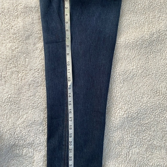 NWT- High-Waisted Button-Fly Slouchy
Straight crop Jeans for Women, size 2 - Picture 4 of 6